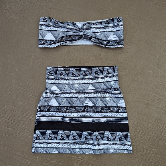 Matching bandeau top and skirt set - Picture 1 of 2